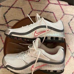 Nike Reax size 11 shoes